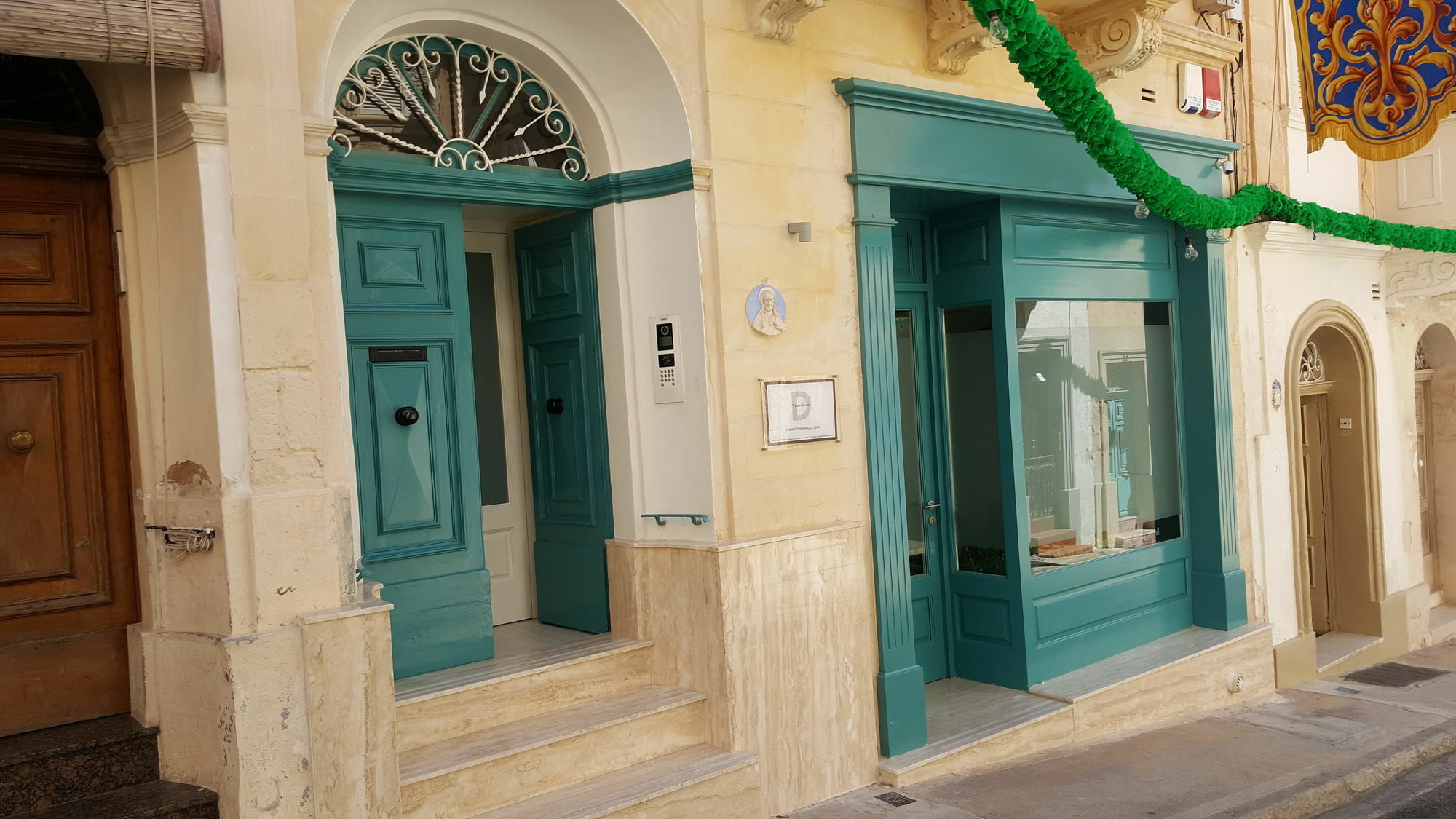 D Townhouse Hotel