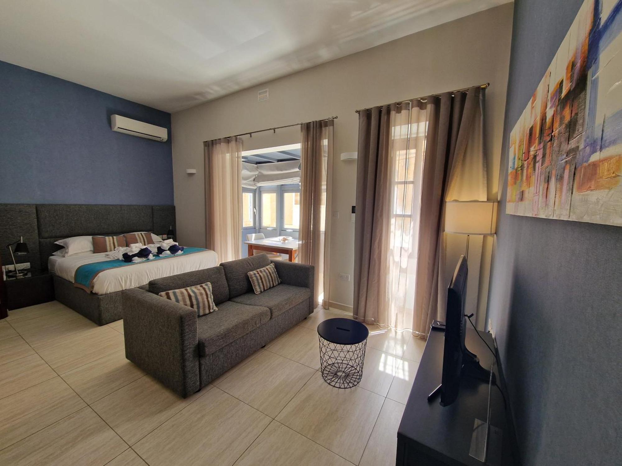 D Townhouse 3* Sliema