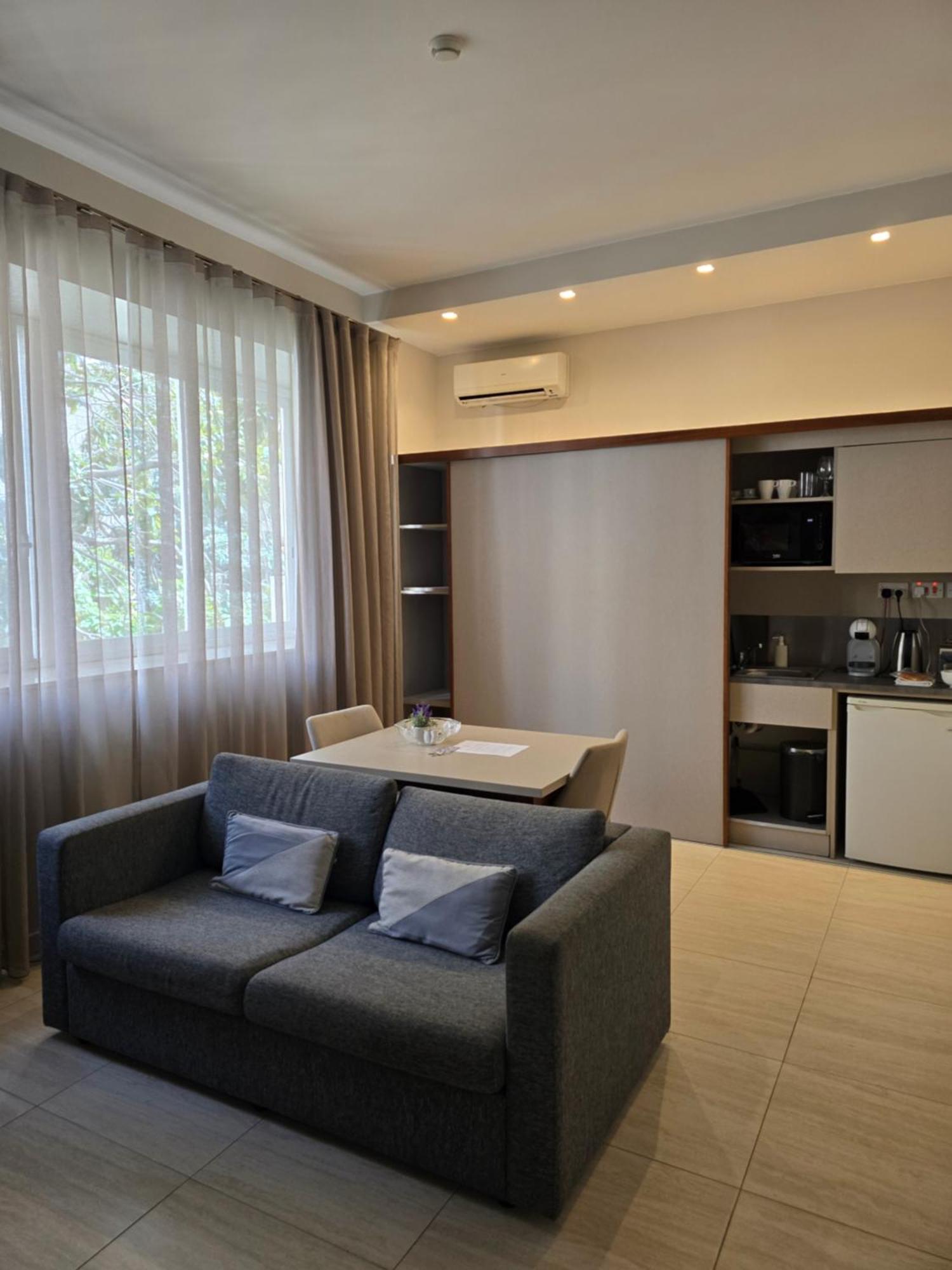 D Townhouse Hotel