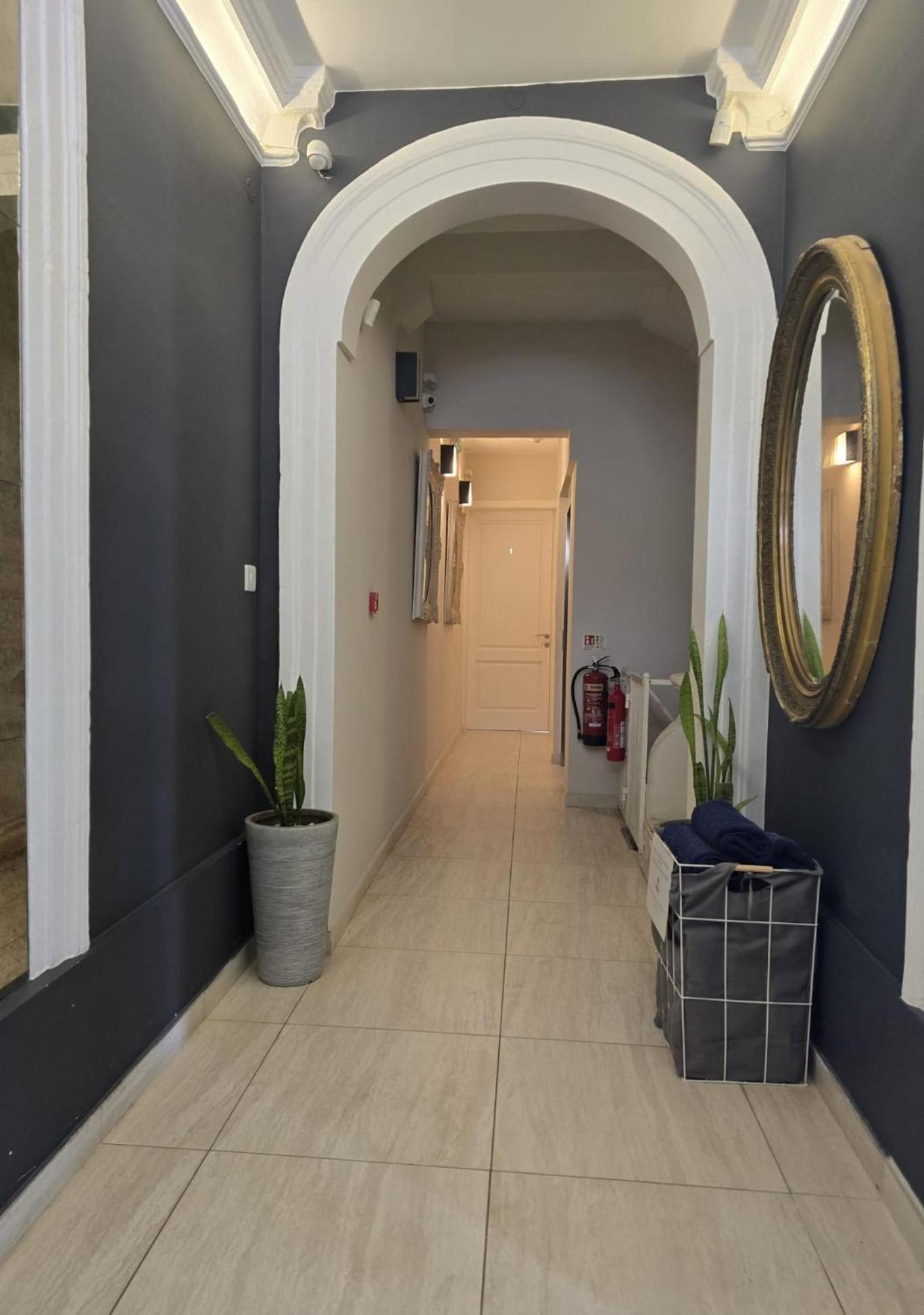 D Townhouse Hotel 3*