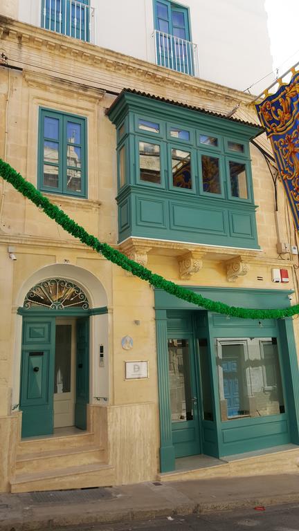 D Townhouse Hotel 3*